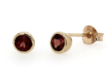9Ct Yellow Gold Garnet Earrings
