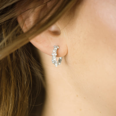 Silver Perle Twisted Pearl Petite Hoop Earring